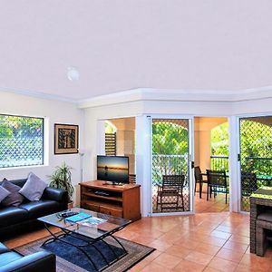 Three-Bedroom Apartment Air-Conditioning Garden View